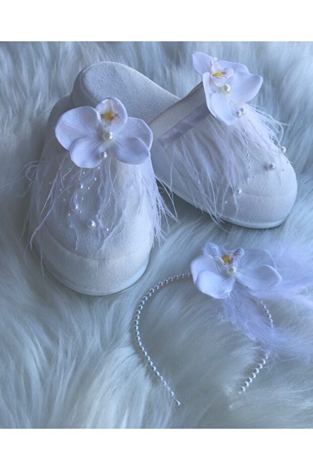 Women's White Orchid Floral Maternity Crown Slippers Set