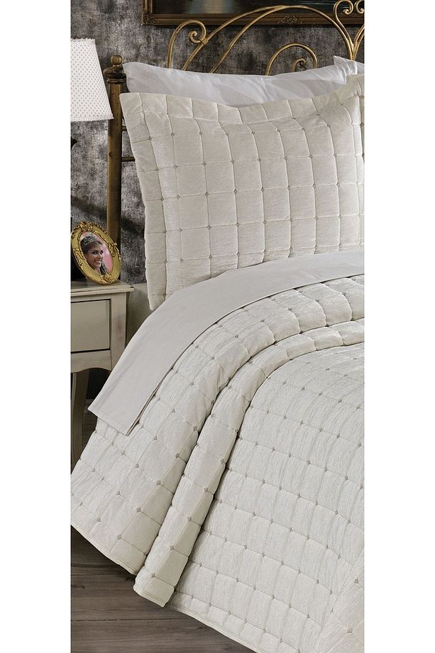 Çeyizlik Yatak Örtüsü ( Set 4 Parçası ) Kadıfe Kapitoneli Yüksek Kalite Set Çantada - 2