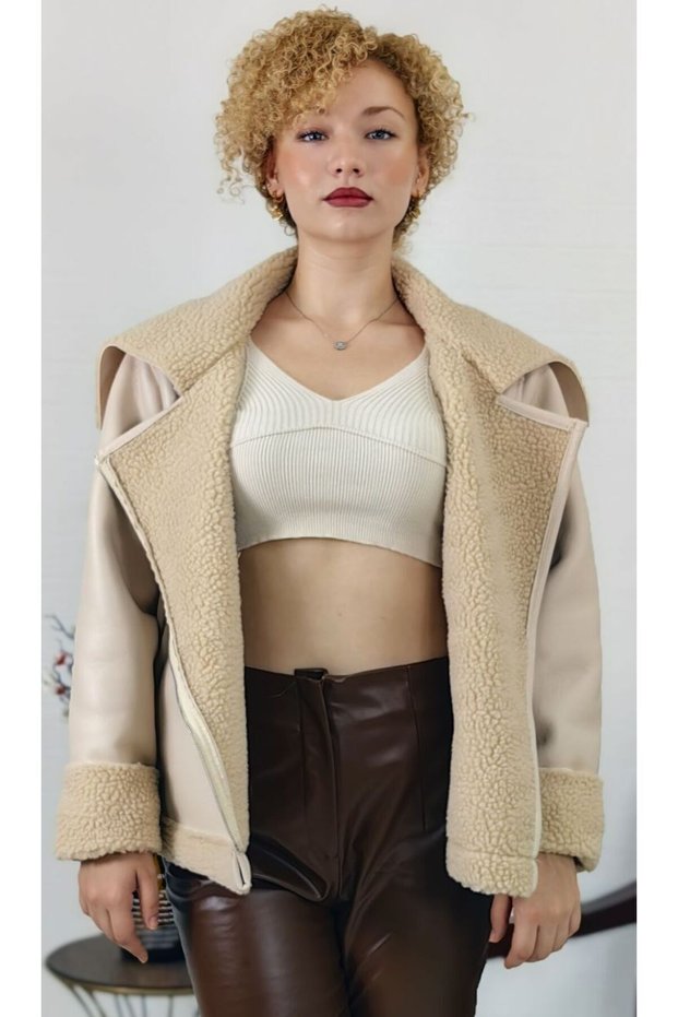 Women's Ecru Deep Pocket Detail Short Zippered Fur Crop Leather Jacket Coat