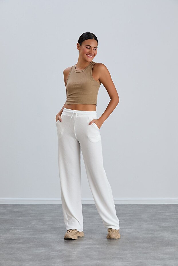 Women's White Wide Cut Comfortable Fit Wide Leg Pocket Sweatpants