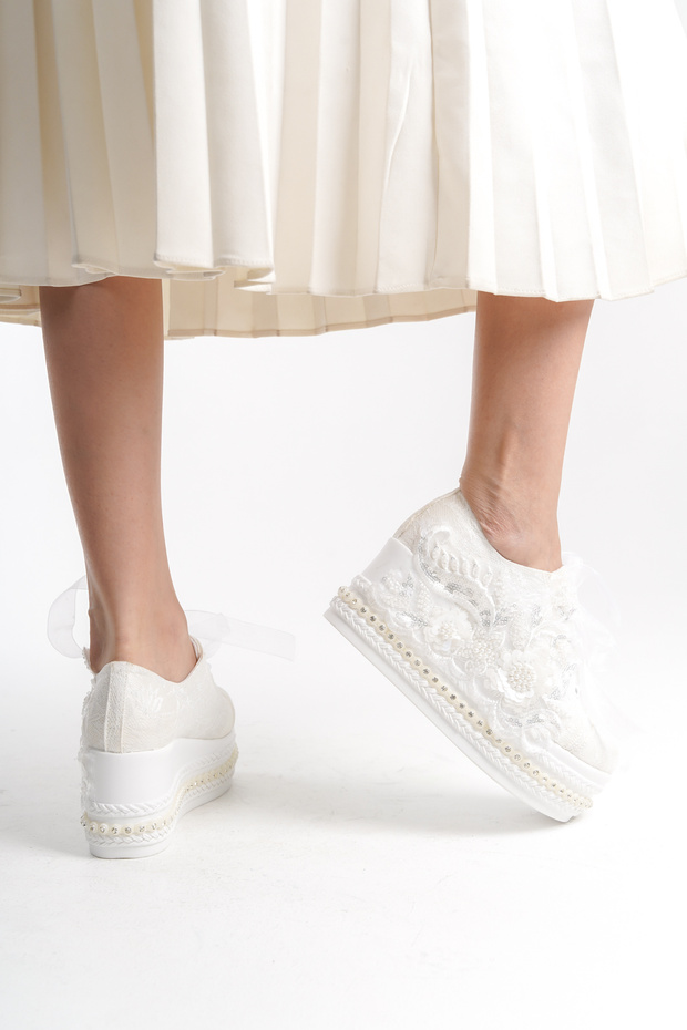 Women's Mother of Pearl Laced Laced Bridal Shoes