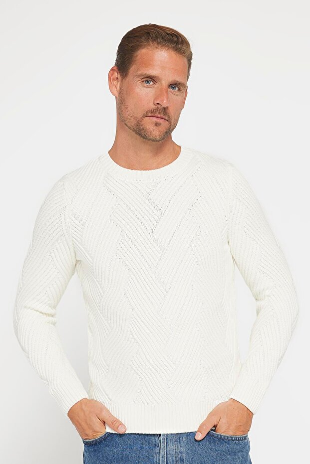 Men's Crew Neck Print Soft Textured White Knitwear Sweater