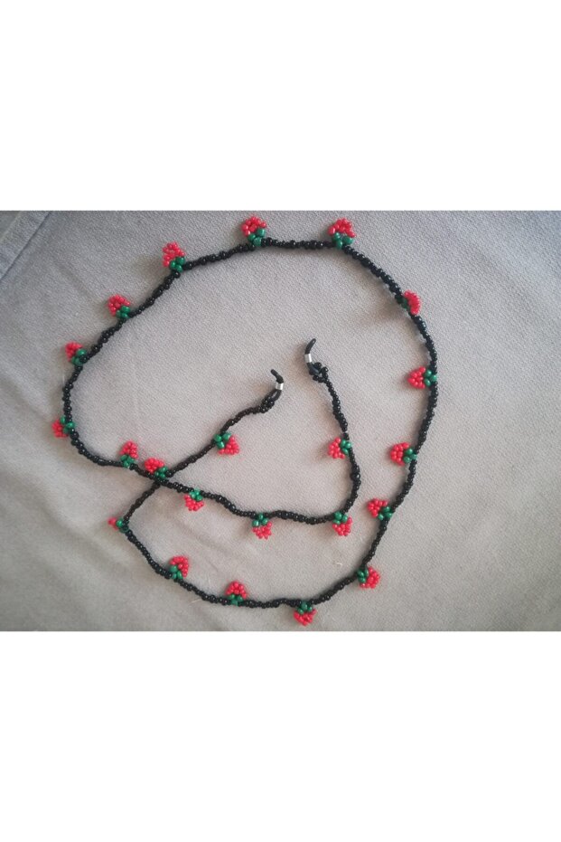 سلسلة نظارات الفراولة - 1