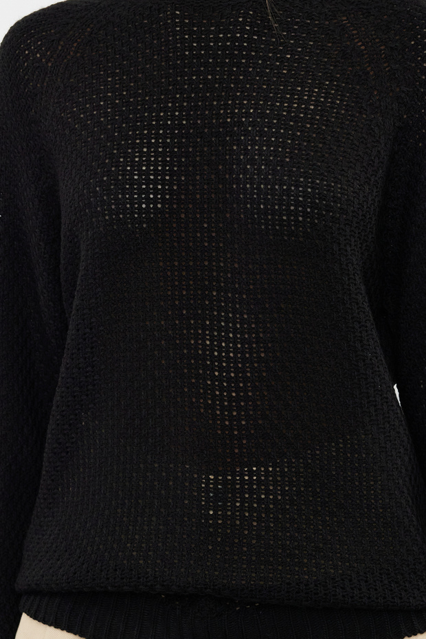 Bezszwowy czarny sweter z dzianiny - raglanowe rękawy TWOAW25KZ00046 - 3