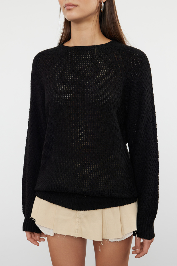 Bezszwowy czarny sweter z dzianiny - raglanowe rękawy TWOAW25KZ00046 - 4