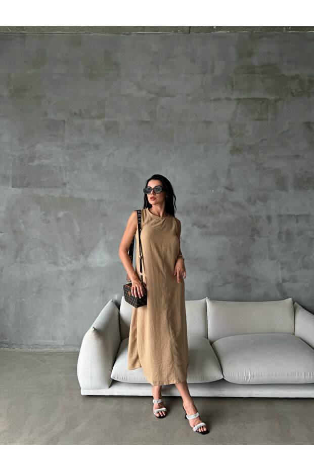 Women's Loose Dress with Button Detail on the Back
