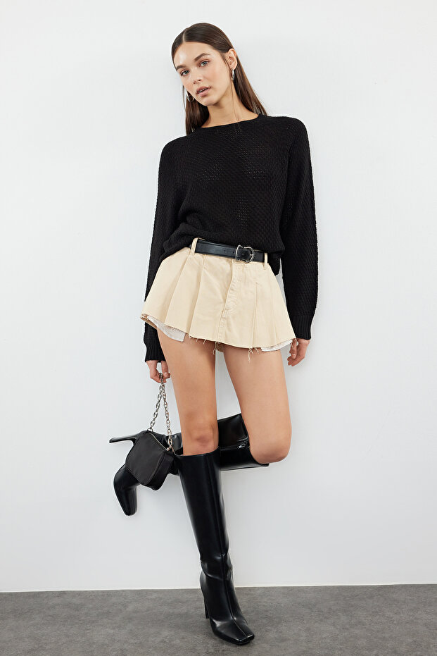 Bezszwowy czarny sweter z dzianiny - raglanowe rękawy TWOAW25KZ00046 - 2