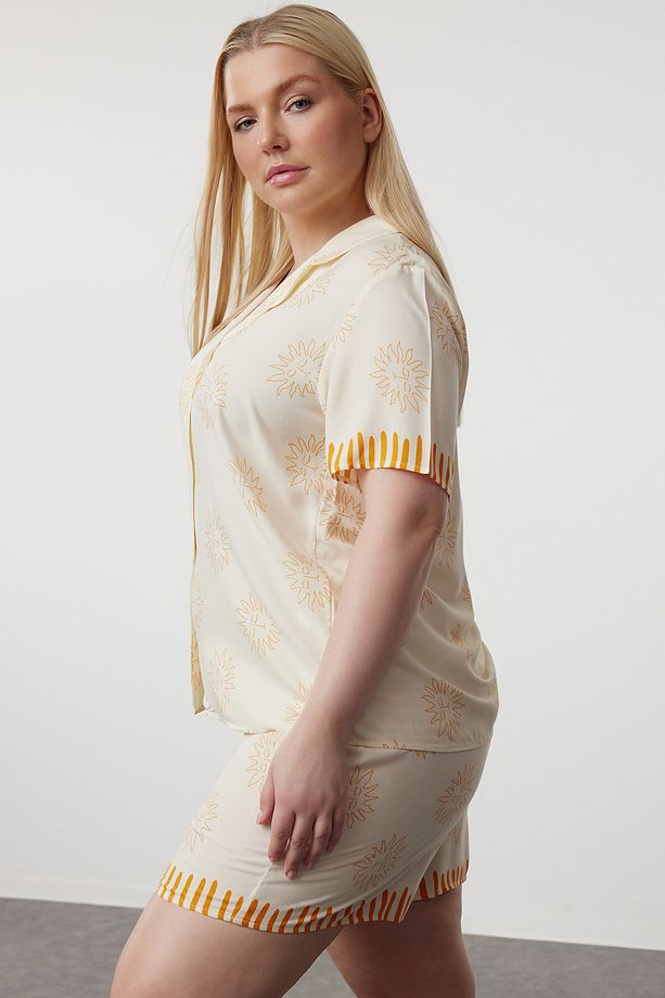 Ekru Güneş Desenli Gömlek Yaka Dokuma Pijama Takımı TBBSS24AI00144 - 2