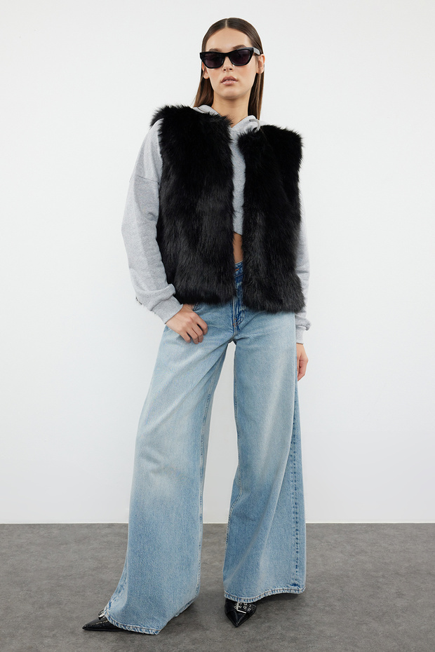 Siyah Oversize Kalıp Kışlık Kürk Yelek TWOAW25YE00005 - 3