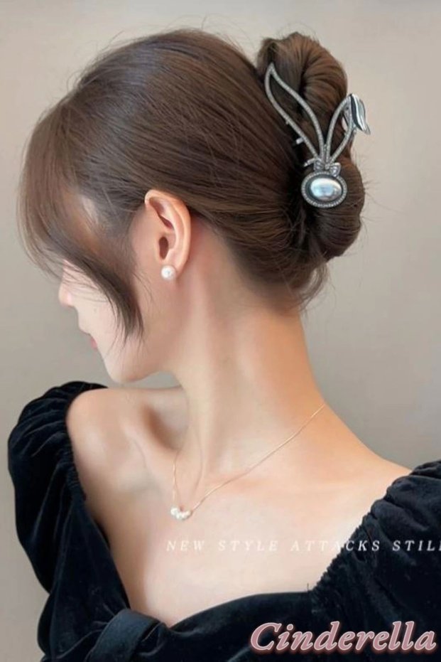 Black New Trend Large Pearl Detailed Rhinestoned Women's Metal Latch Buckle - Luxury Latch Hair Clip