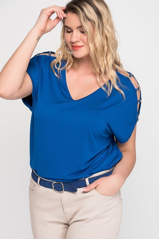 Women's Large Size Saxe Shoulder Low-cut Pearl Detailed Viscose Blouse 65n15453