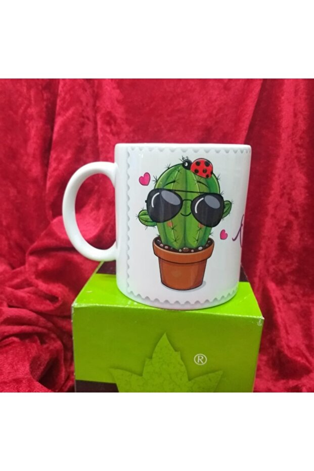 كوب بطبعة صبار