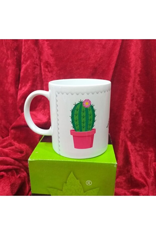كوب بطبعة صبار
