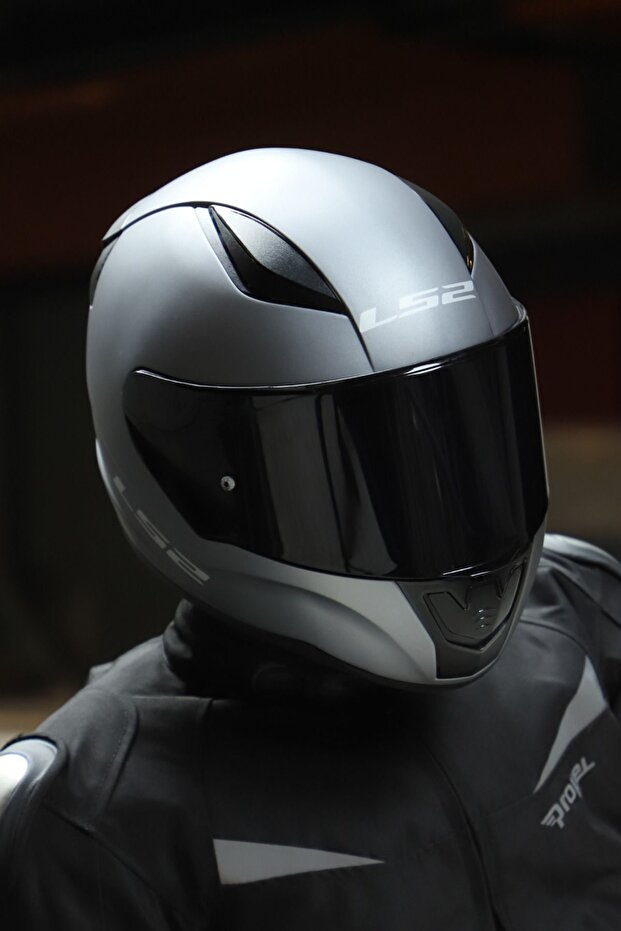 Rapid 2 Mat Titanium Kask - 1