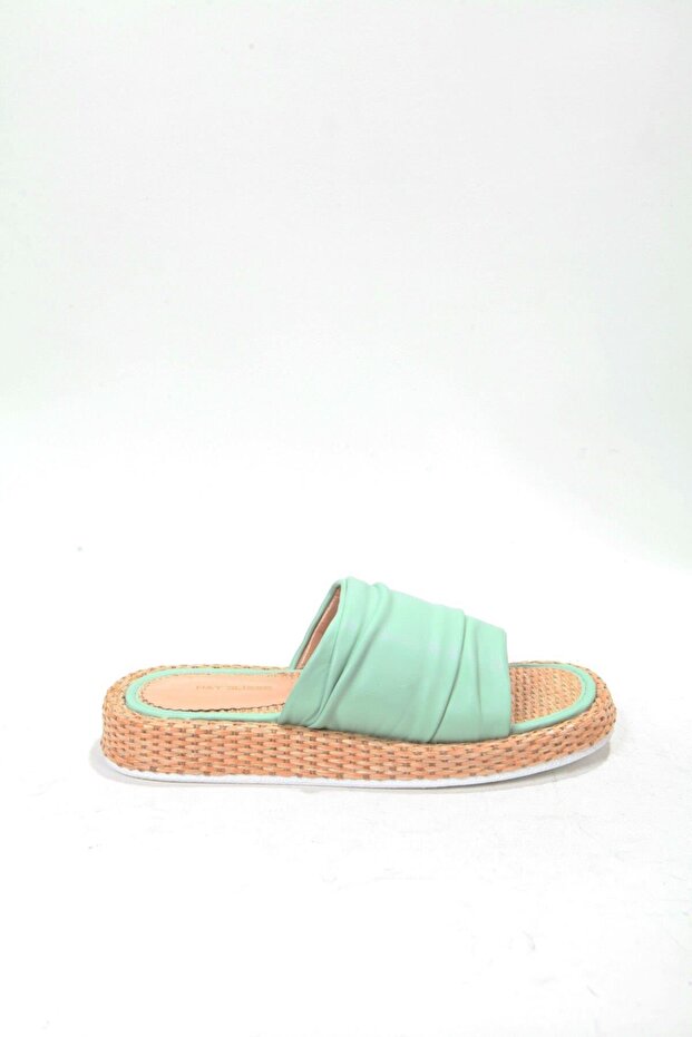 Women's Mink Straw Detailed Slippers