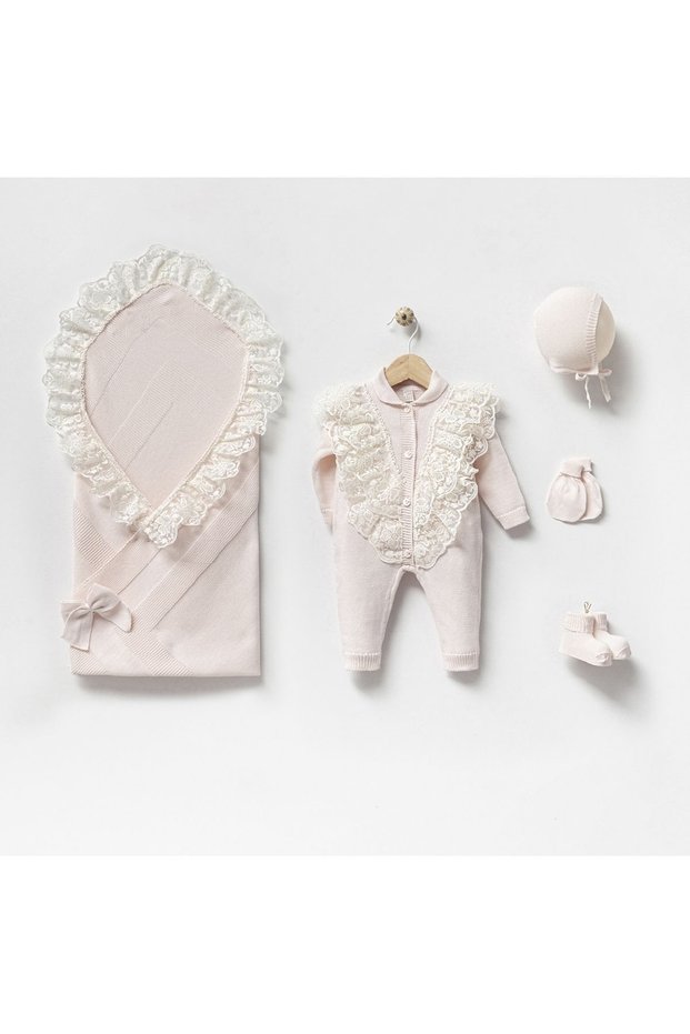 Organic Cotton Newborn 5-Piece Knitwear Set - Stylish and Natural Design