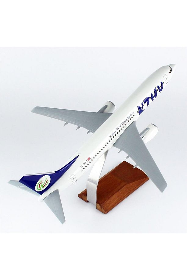 THY060 1/100 Ölçek, Kıbrıs KTHY B737-800 Yolcu Uçağı, Sergilemeye Hazır Ahşap Standlı Model - 4