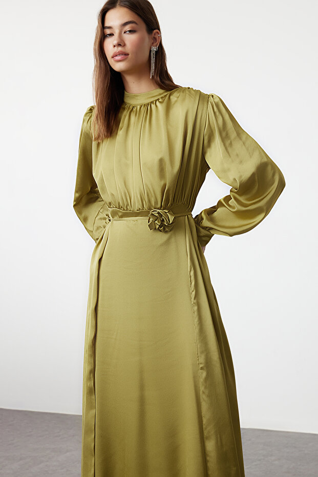 Olajzöld szatén ROSE részletesen szőtt estélyi ruha estélyi ruha TCTSS24DB00070 - 2