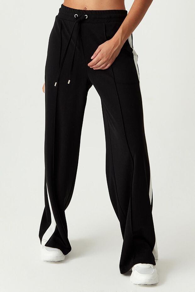 Kadın Beyaz Şeritli Ispanyol Paça Pantolon - 4