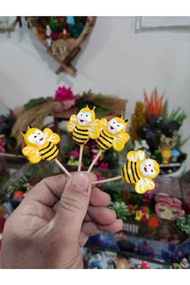 4-Piece Bee Model Toothpick Cupcake Cake Decoration Birthday Ornaments Toothpick Ornament