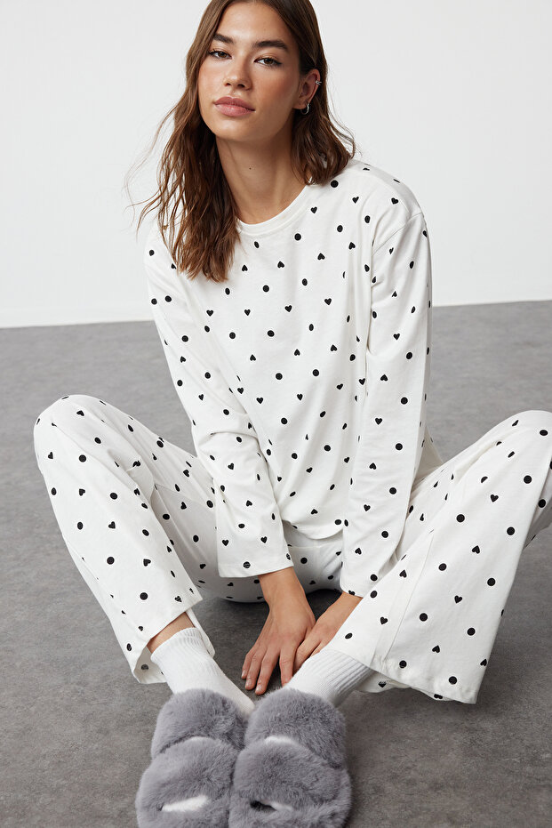 Beyaz %100 Pamuklu Puantiye ve Kalpli Örme Pijama Takımı THMAW25PT00039 - 2