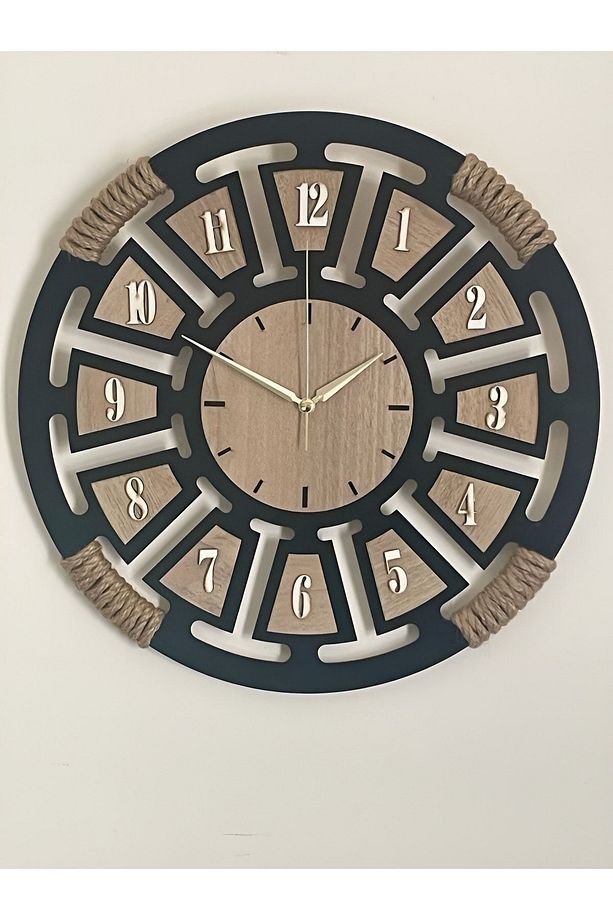 Lazer Kesim Dekoratif Ahşap Hasır Detaylı Askılı Sesiz Akar Duvar Saati 40x40 - 3