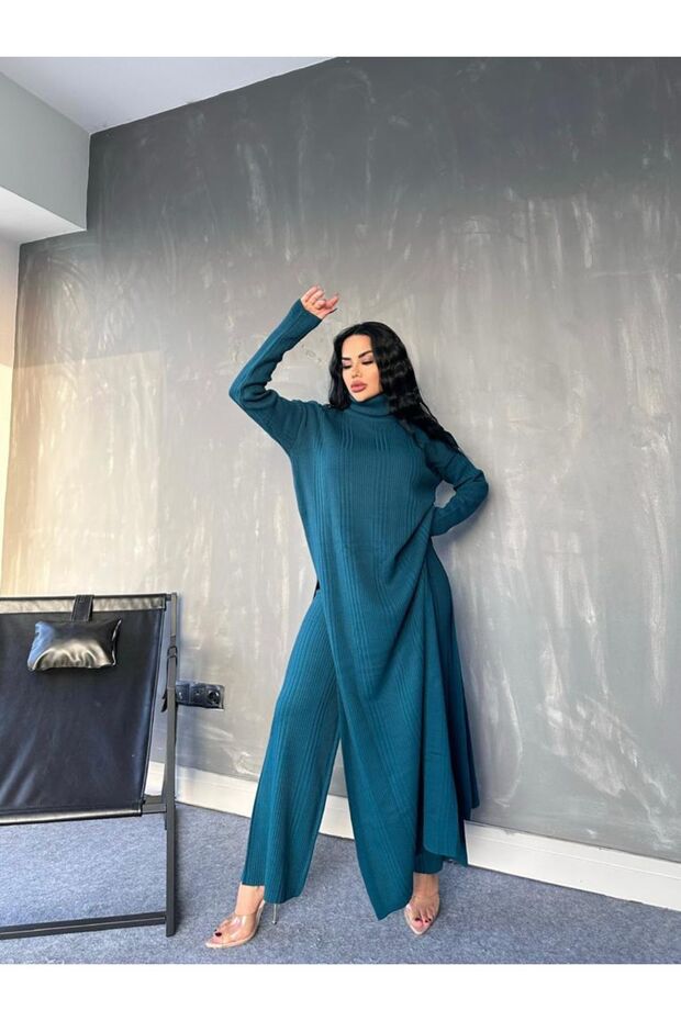 WOMEN'S COMFORTABLE TURTLENESE COLLAR SUIT WITH TROUSERS