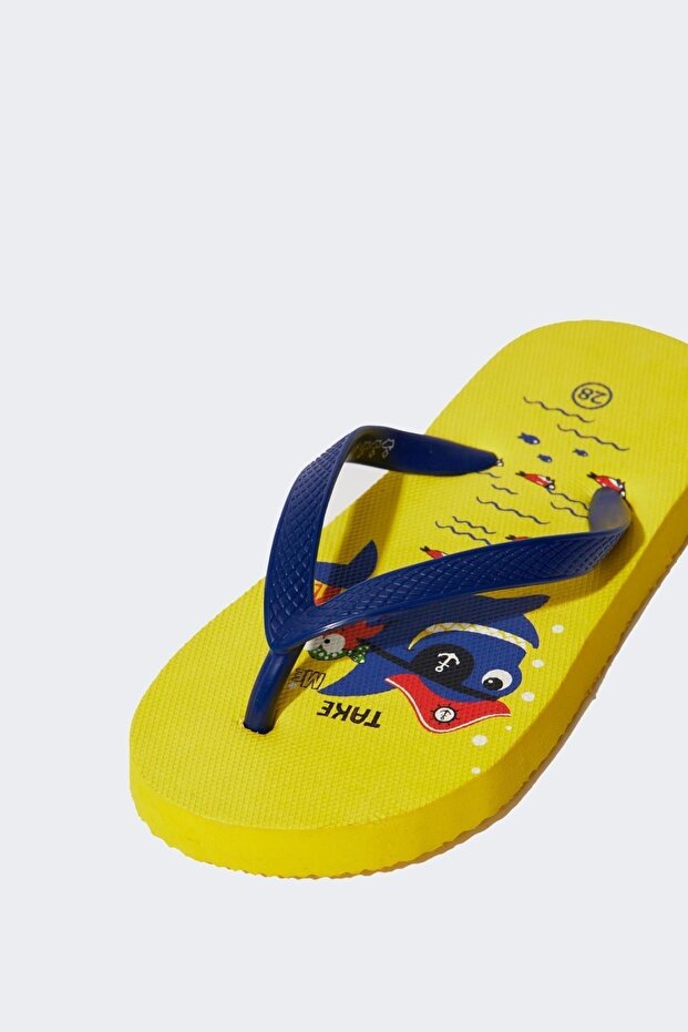 شبشب للأولاد بتصميم سمكة قرش - 7