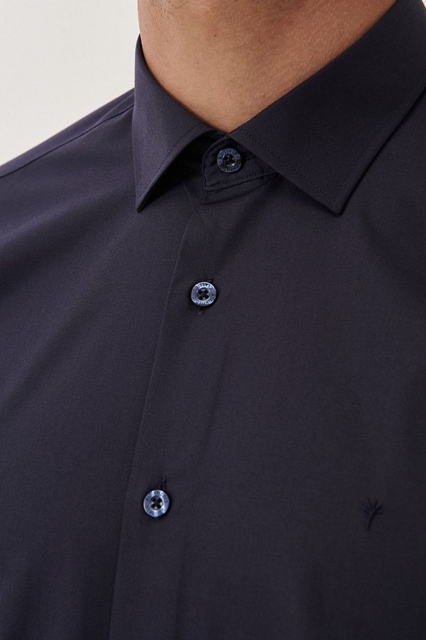 Erkek Koyu Lacivert Ütülemesi Kolay Non-Iron Slim Fit Dar Kesim Klasik Yaka Pamuklu Gömlek - 3