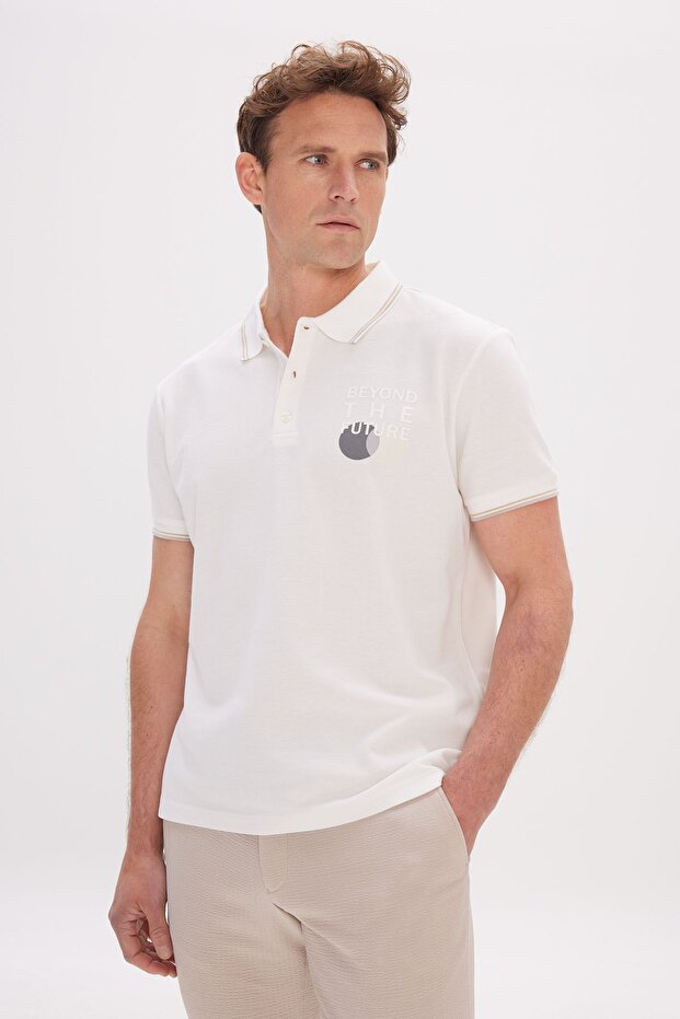 Men's Ecru Standard Fit Regular Cut 100% Cotton Printed Polo Collar T-Shirt