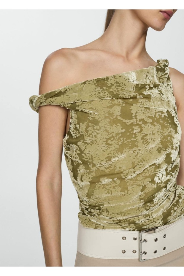 Kadife detaylı drape bluz - 8