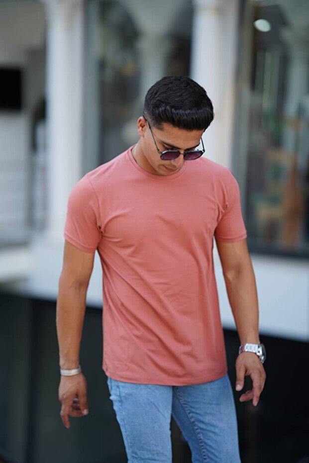تي شيرت رجالي Slimfit ناعم الملمس برقبة دائرية وبسيط
