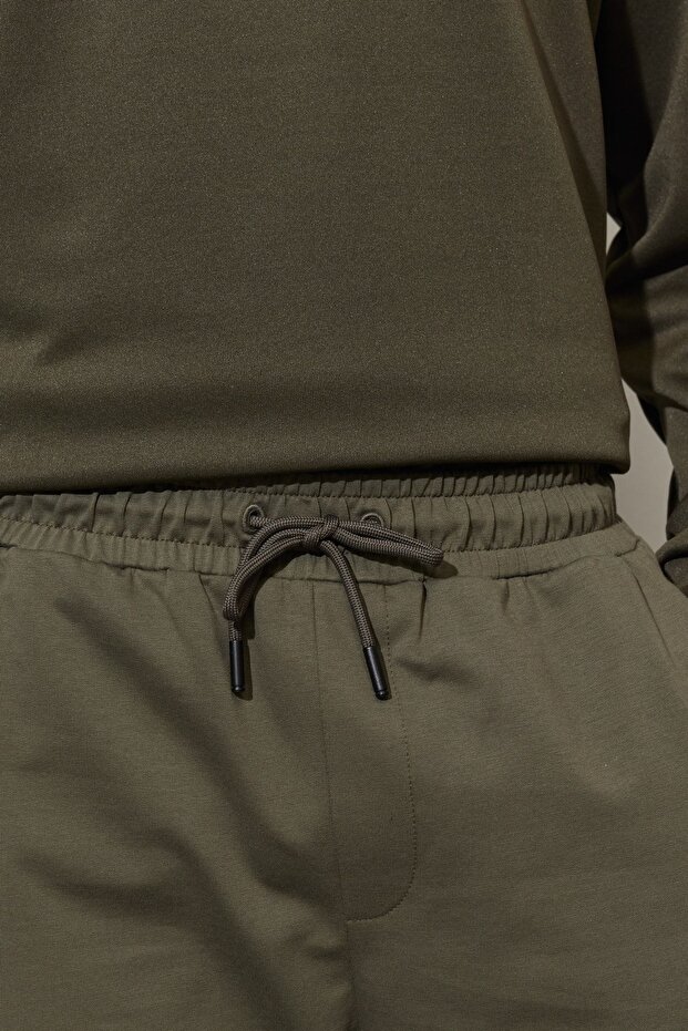Erkek Haki Standart Fit Normal Kesim Pamuklu Cepli Örme Şort - 4
