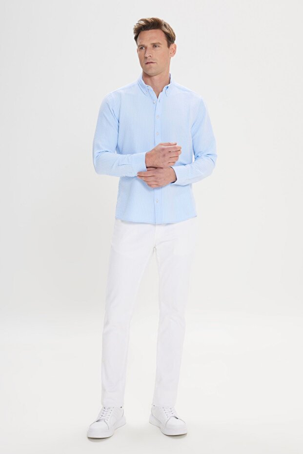 Erkek Mavi Slim Fit Dar Kesim Keten Görünümlü Gofre Desenli Düğmeli Yaka Gömlek - 2
