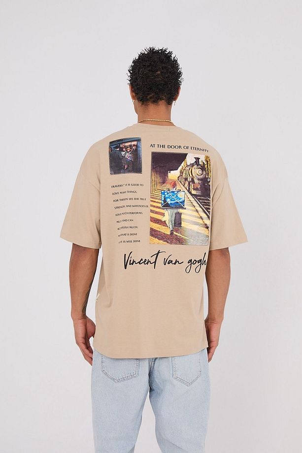 Vizyon Bej Oversize Tshirt Vincent Van Gogh Sonsuzluğun Kapısında Tren Baskılı Aplikeli Sırt Baskılı - 3