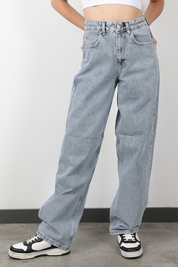 Baggy Jeans with Back Belt Detail