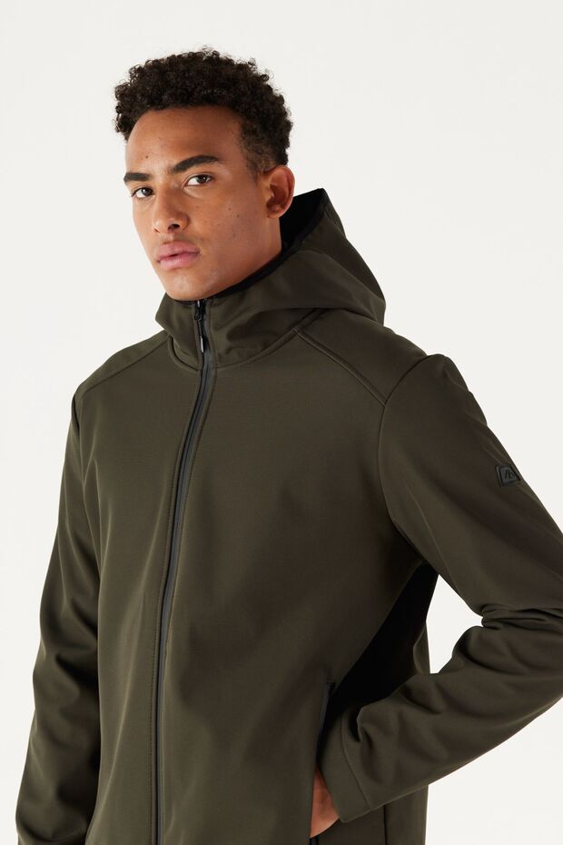 Erkek Yeşil Standart Fit Normal Kesim Dik Yaka Softshell Mont - 6