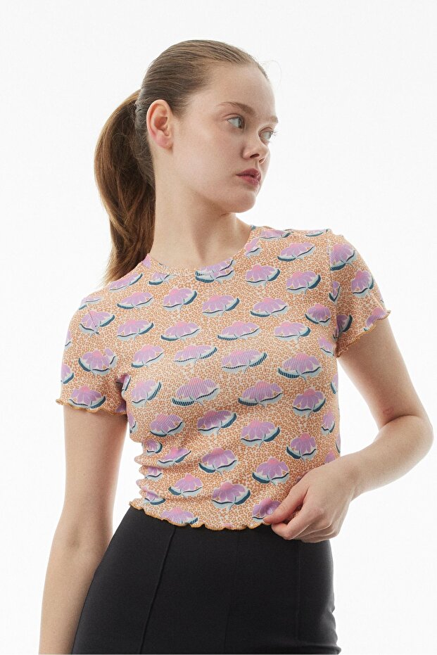 Women's Floral Printed Slim Fit Cropped t-shirt