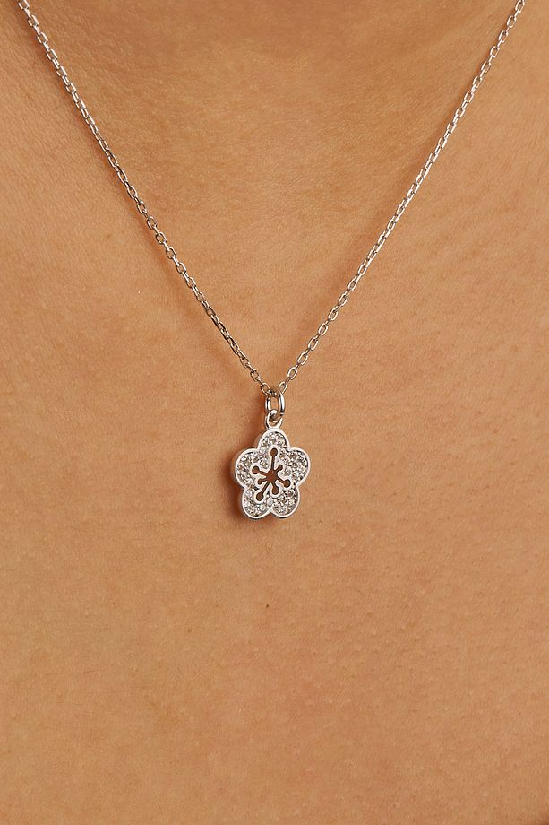 Bloomy Shine Çiçek Kolye 1 Mikron 18 Ayar Rodyum Kaplama (925 AYAR GÜMÜŞ ÜZERİNE), Zirkonyum - 4
