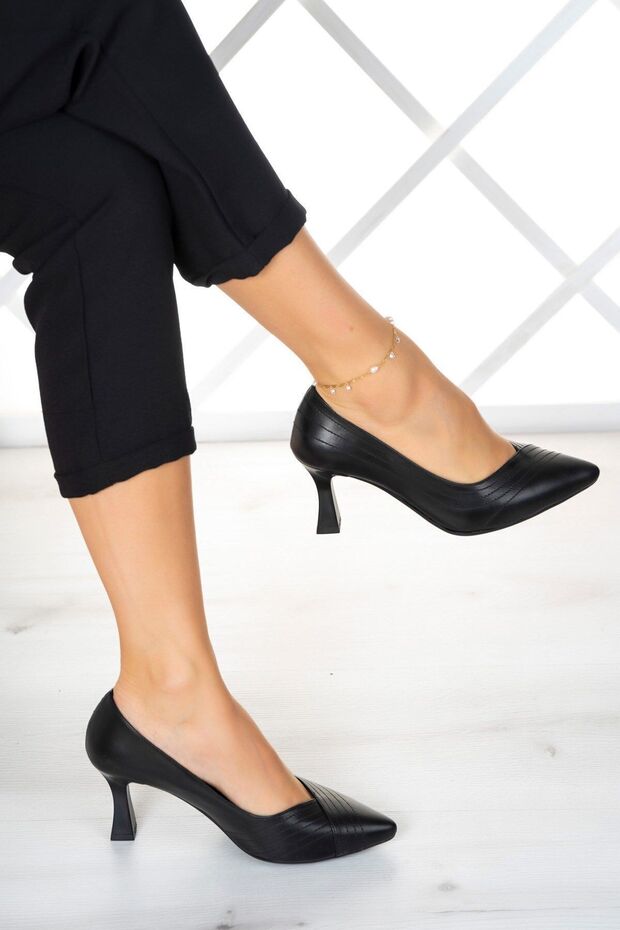 Farah Black Vegan Heeled Shoes 6 Cm.