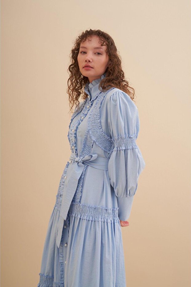 فستان مكشكش بأزرار لؤلؤية - 5