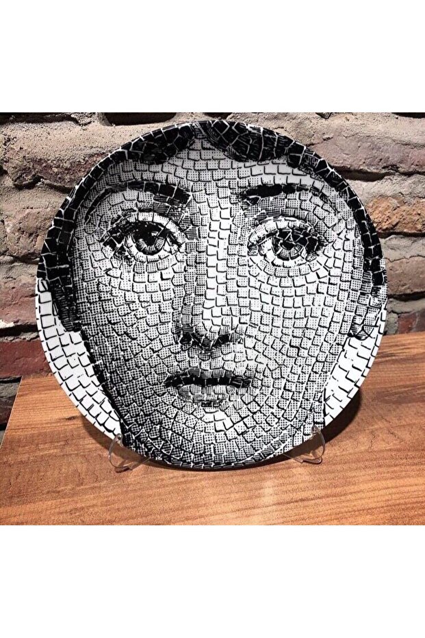 ديكور حائط بورسلين أو طبق تقديم موديل Fornasetti 27 سم