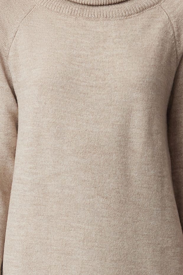 Rollkragen-Strickkleid in Hellbraun – lang und mit weicher Textur TCTAW25EB00009 - 3