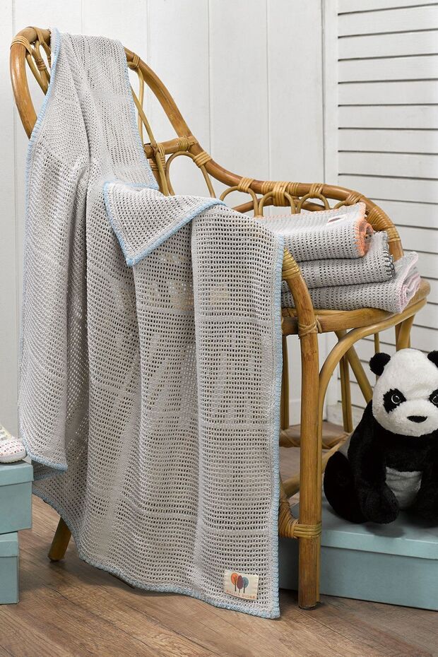 100% Cotton Baby Blanket 4 Seasons Multi-Purpose Knitted Cotton Baby Blanket Gray-Pink