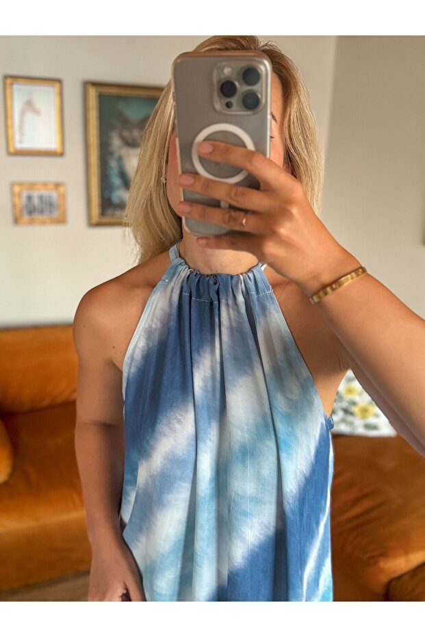 Mavi desenli elbise - 3