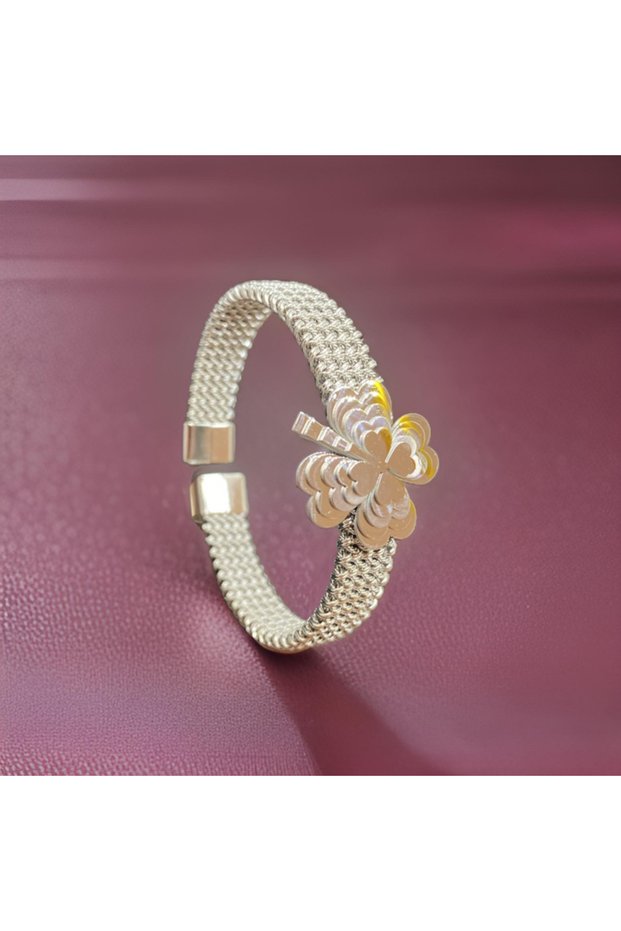 Shiny Silver Colored Stylish Women's Steel Bracelet - Clover Detailed, Anti-Allergic
