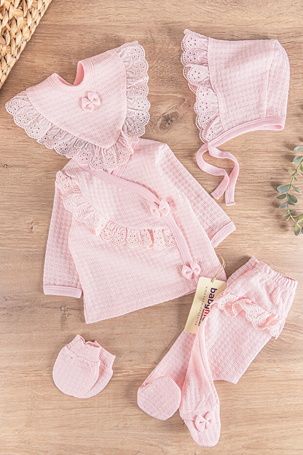 Scalloped Self Patterned 5-Piece Baby Girl Hospital Outlet Baby Set
