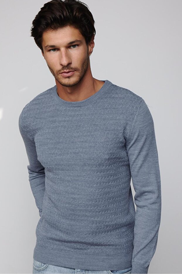 Men's Slim Fit Crew Neck Self Pattern Indigo Knitwear Sweater