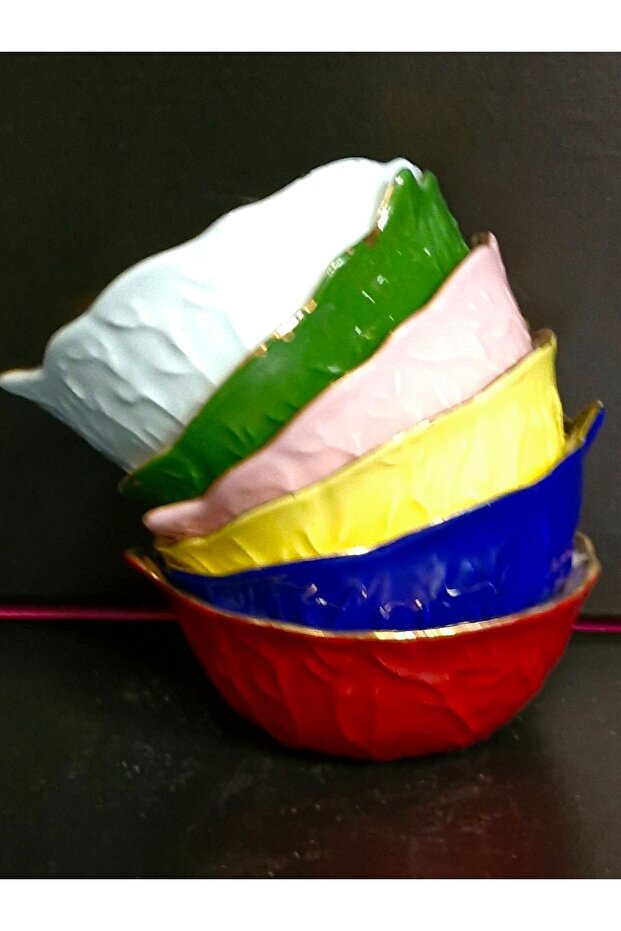 Hand-painted porcelain, set of 6 leaf-shaped snack bowls.