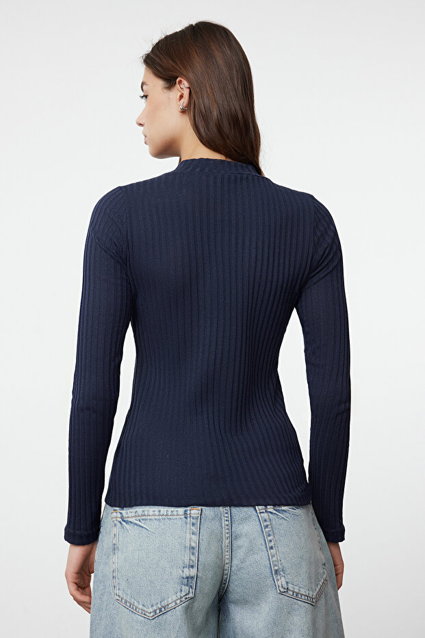 Lacivert Dik Yaka Fitilli Esnek Slim Fit Örme Bluz TWOAW20BZ0200 - 6